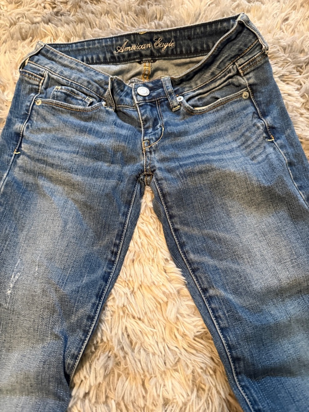 American Eagle Outfitters Women's Distressed Medium Blue Skinny Jeans